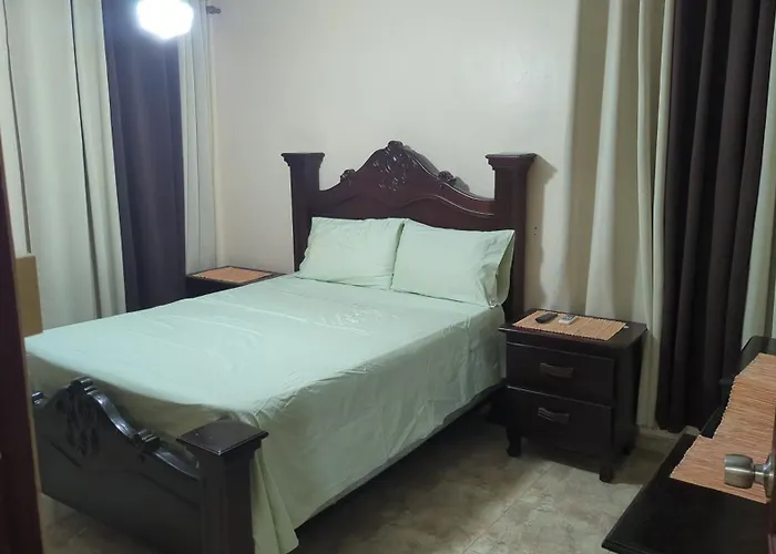 Three Bed Room Next To Colinas Mall Near Monumento