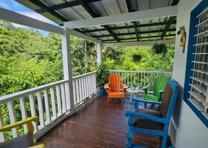 Springhouse Tu Escapada Perfecta En Jarabacoa Con 3 Aires Acondicionado Capacidad Para 10 Personas Ideal Para Familias Y Amigos 4 Habitaciones Piscinas Privada